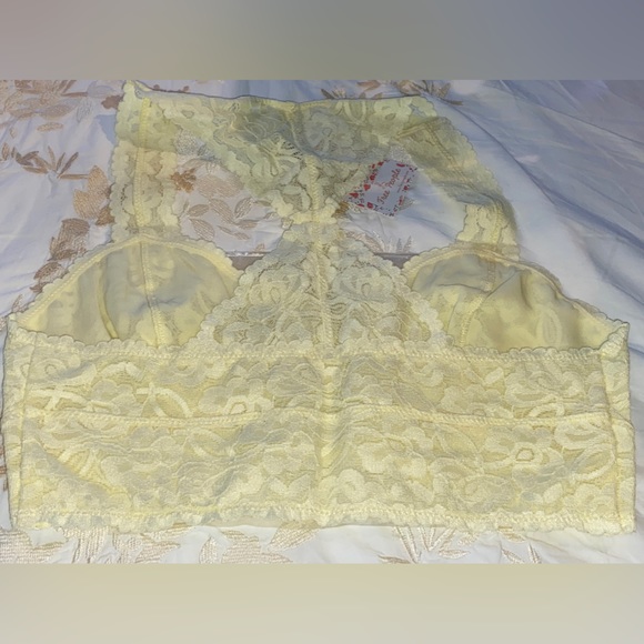 NWT FreePeople Sz-S Lace Soft Yellow Light BraletteVery Soft and Sooo Pretty 🌼💛 - Picture 2 of 16